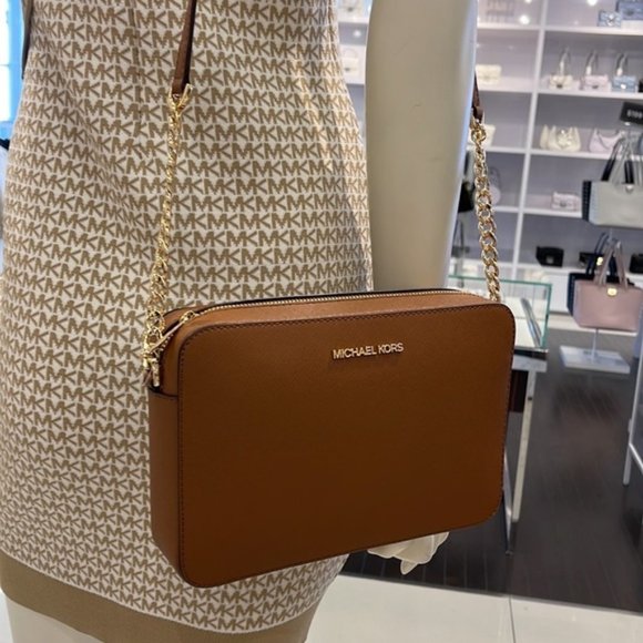 Michael Kors Jet Set Item Large East West Zip Crossbody Leather Luggage - Picture 14 of 16